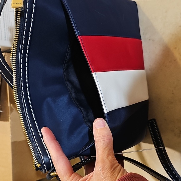 Tommy Hilfiger Purse - Picture 7 of 10